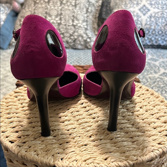 Via Spiga Fuchsia and Black Suede Heels Size 8M - Picture 6 of 8